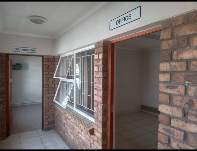 80M² BUILDING TO LET IN APEX